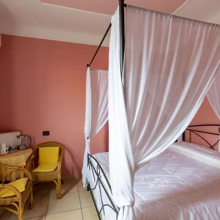 Al Campanaro לינה וארוחת בוקר 3*