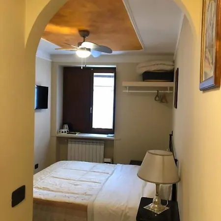 לינה וארוחת בוקר Al Campanaro 3*